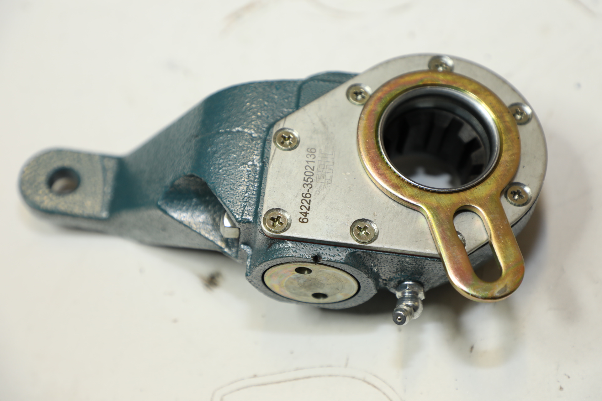 //Рычаг регулировочный(трещётка) саморегулируется, выгнут (крупный шлиц 10*32*40) правый