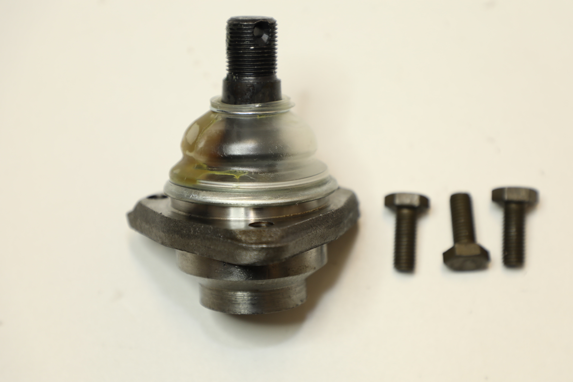 //Шаровая опора Соболь ниж. с креп