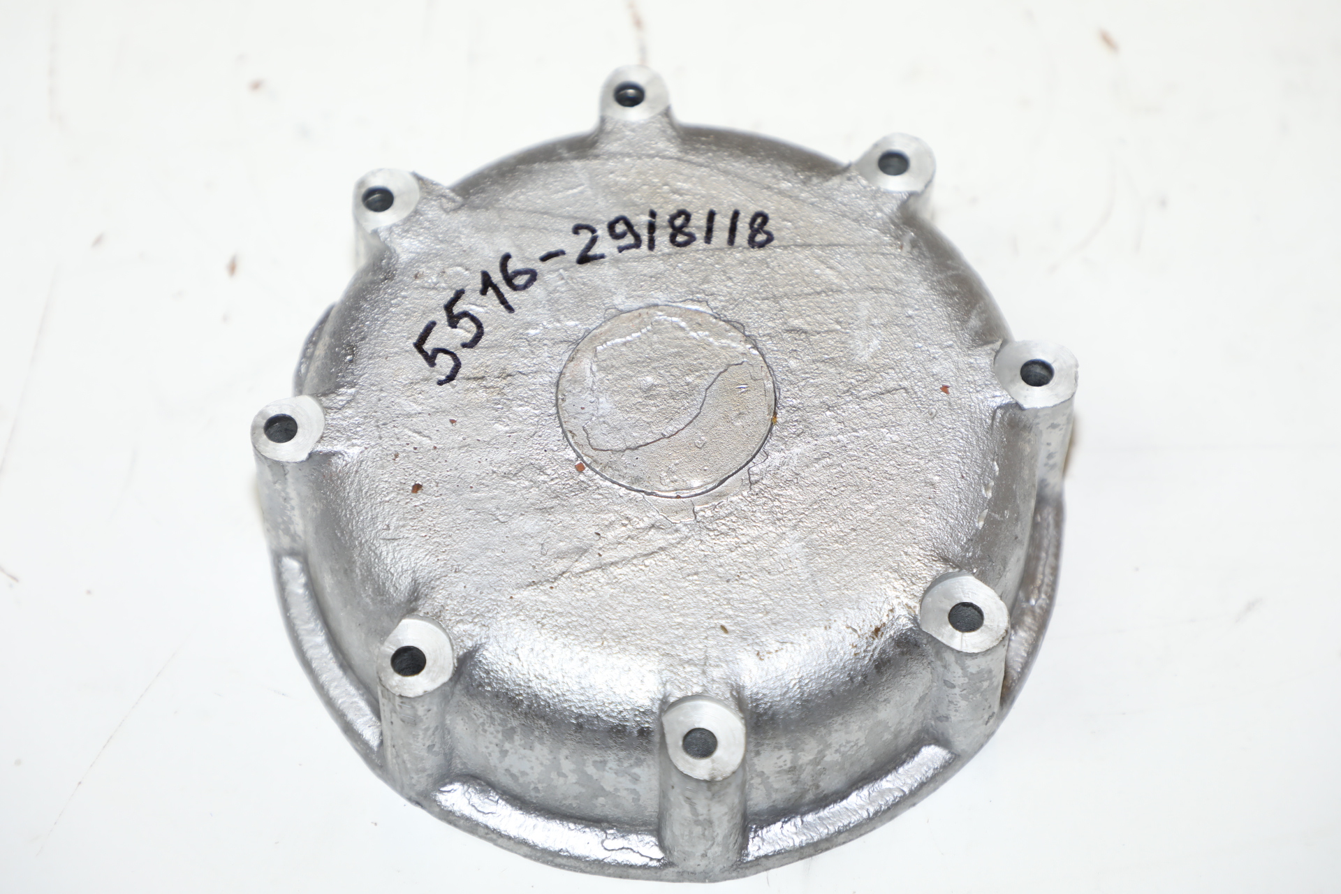 // Крышка балансира