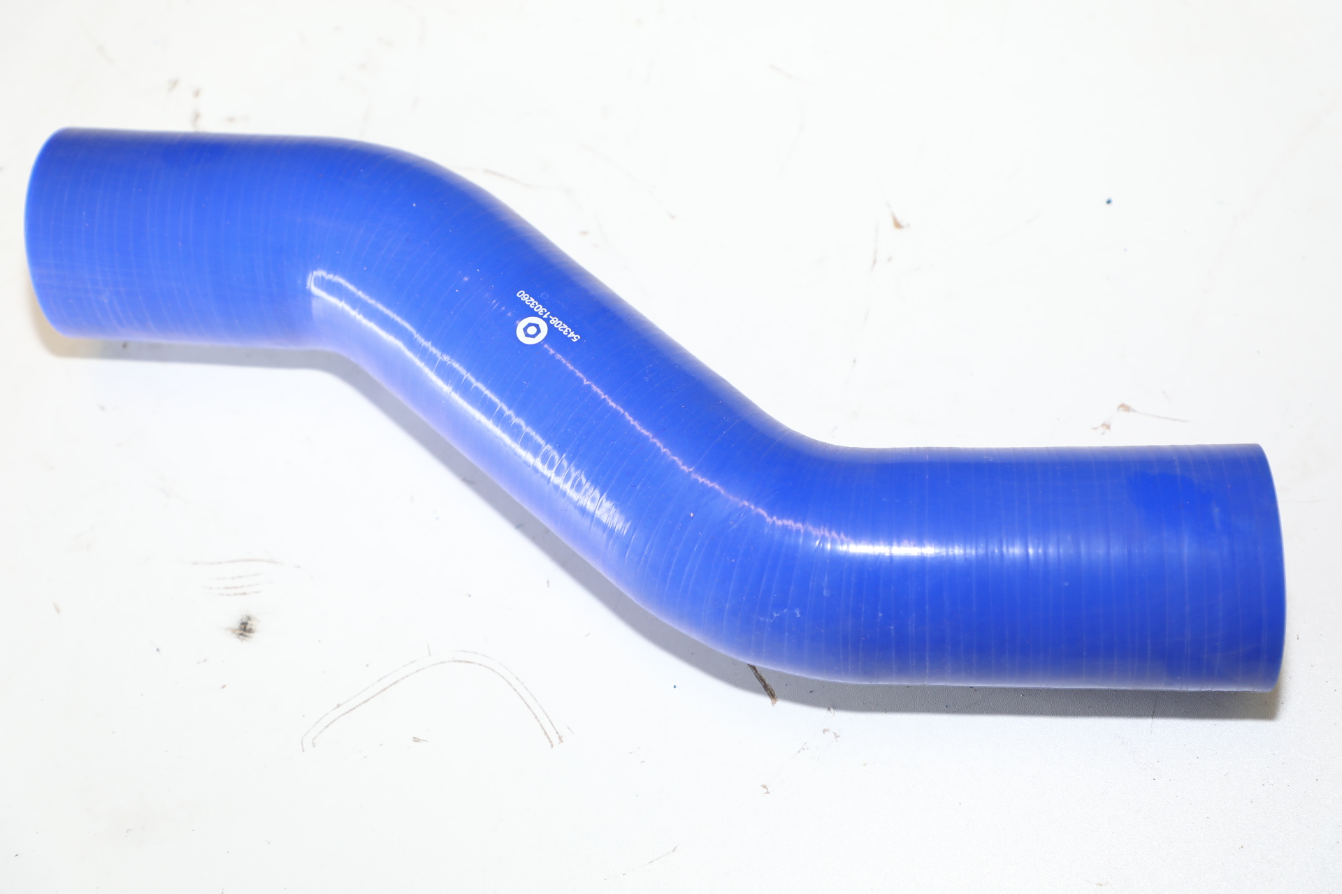 //Патрубок силиконовый радиатора МАЗ нижний (543208-1303260 L457, d=70, S-образный)