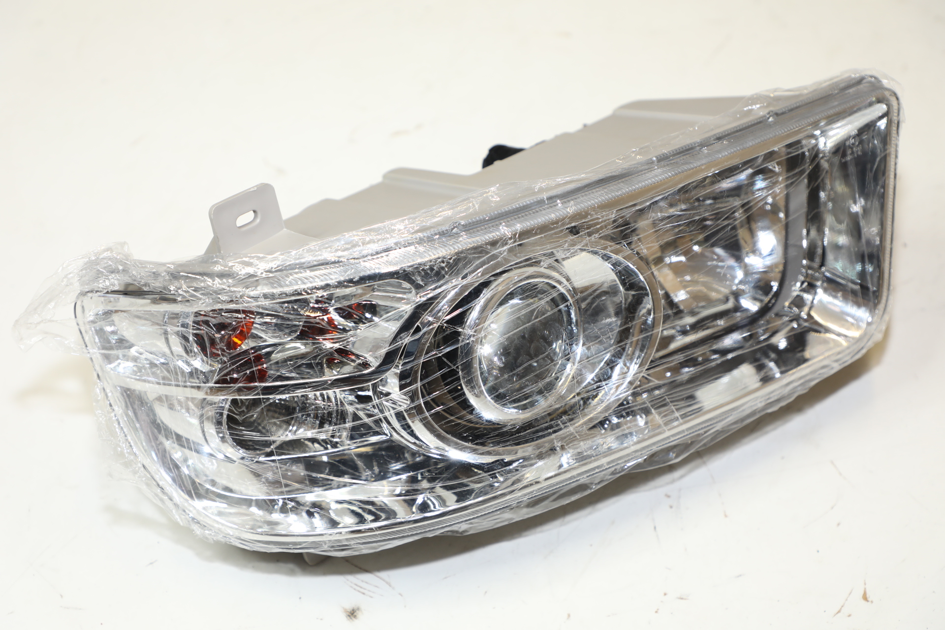 //Фара 301 н/о капля левая