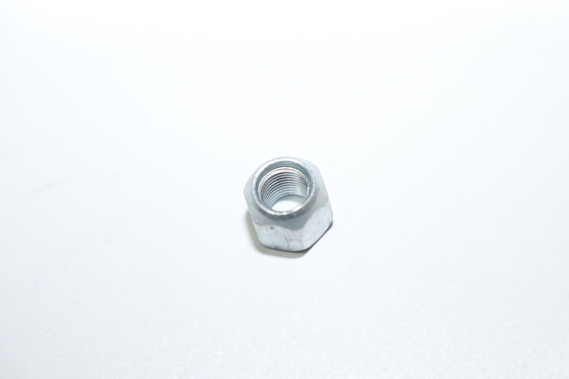 Гайка колеса 2121-23,М12*1,25 (35, кл.19, конус, закрытая, хром) SUBARU, SUZUKI