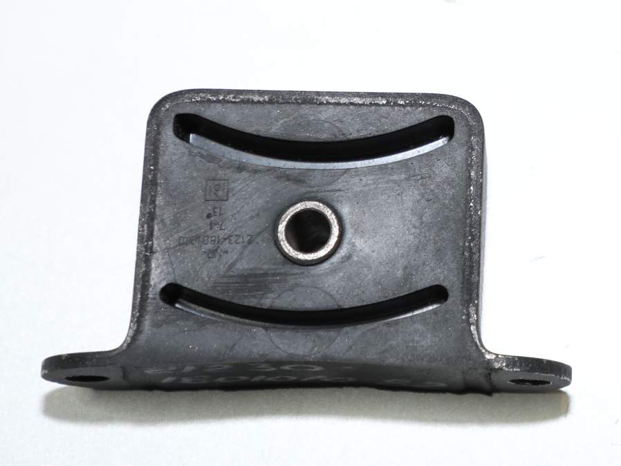 Кронштейн раздатки 2121,213