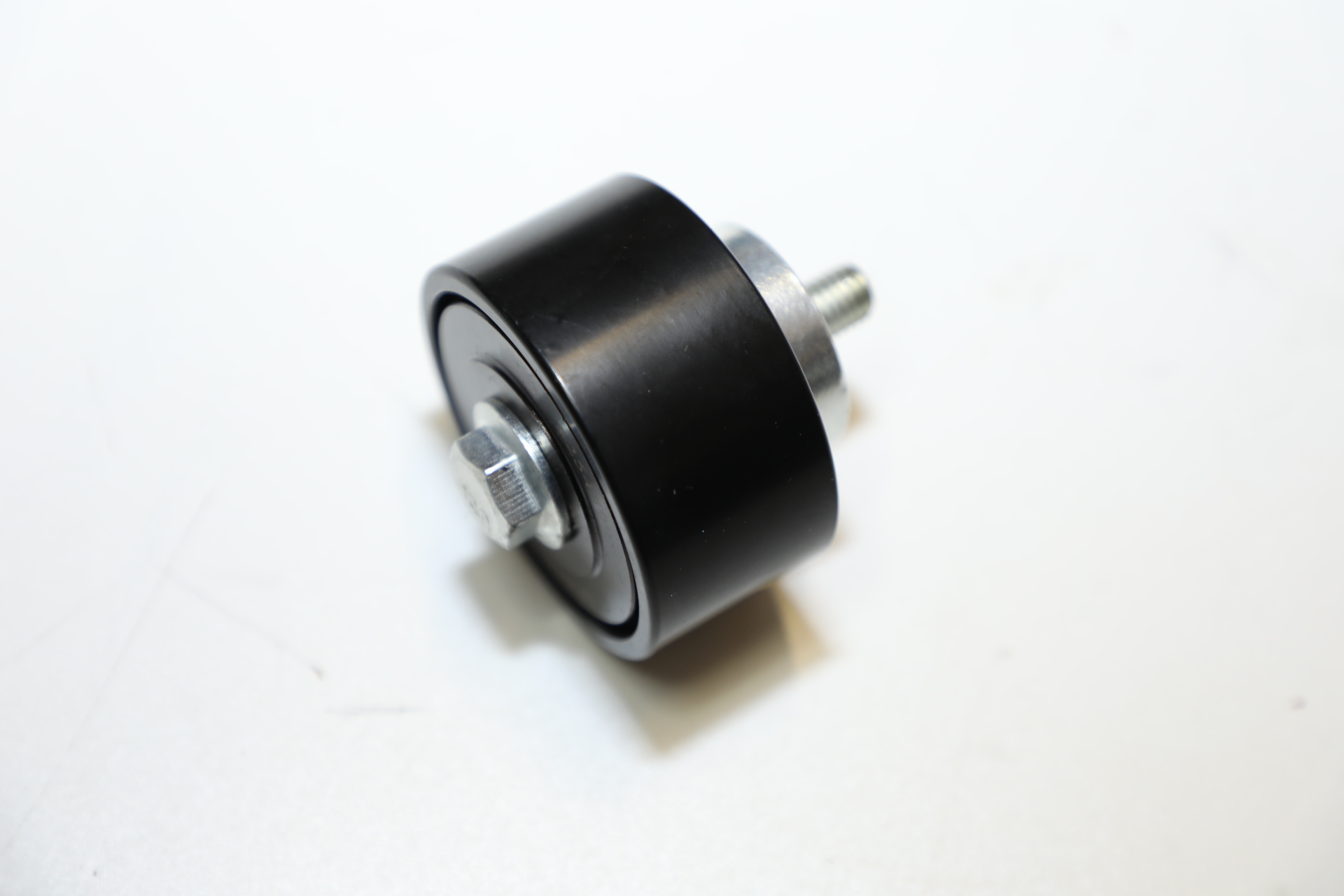 //Ролик натяжной Cummins 2.8, 3.8 промежуточный нижний