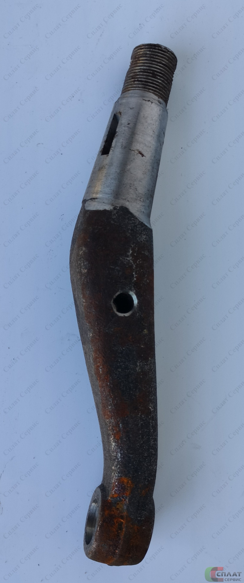 Рычаг поворотного  кулака правый (ГАЗ)