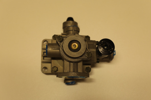 Воздухораспределитель тормозов прицепа МАЗ с краном 