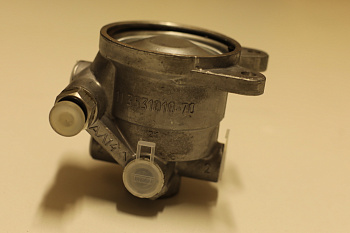 Воздухораспределитель (кран прицепа тормозов) 2х проводный (70) 6 отверстий ЗИЛ,МАЗ,КАМАЗ (аналог 1